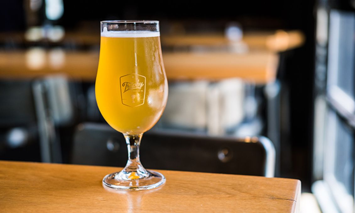 Trophy-Brewing-Darryl-Strawberry-Ale-3