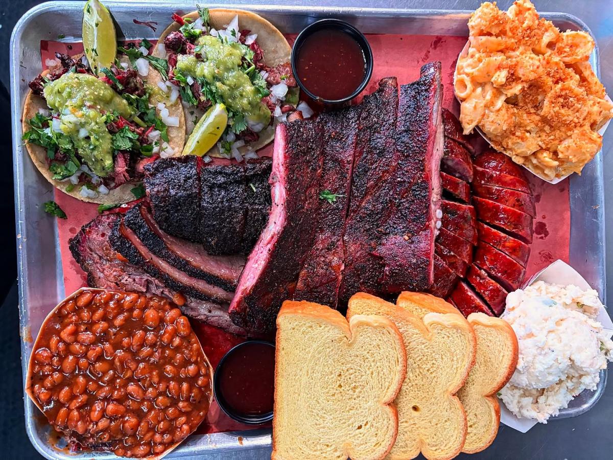Dampf Good BBQ platter