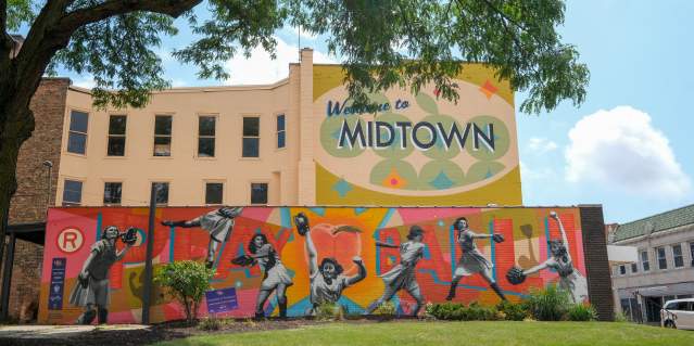 2022 Peaches Jenny Ustick & Atalie Gagnet Mural