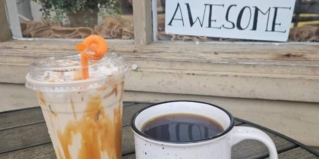 DeeDee's Main Street Coffee & Decor