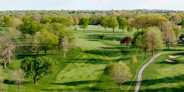 Mauh-Nah-Tee-See Country Club