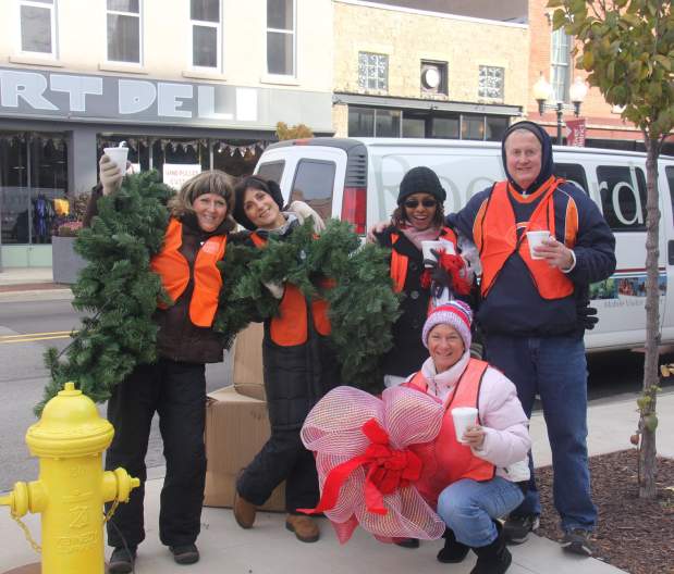 Stroll on State Volunteer