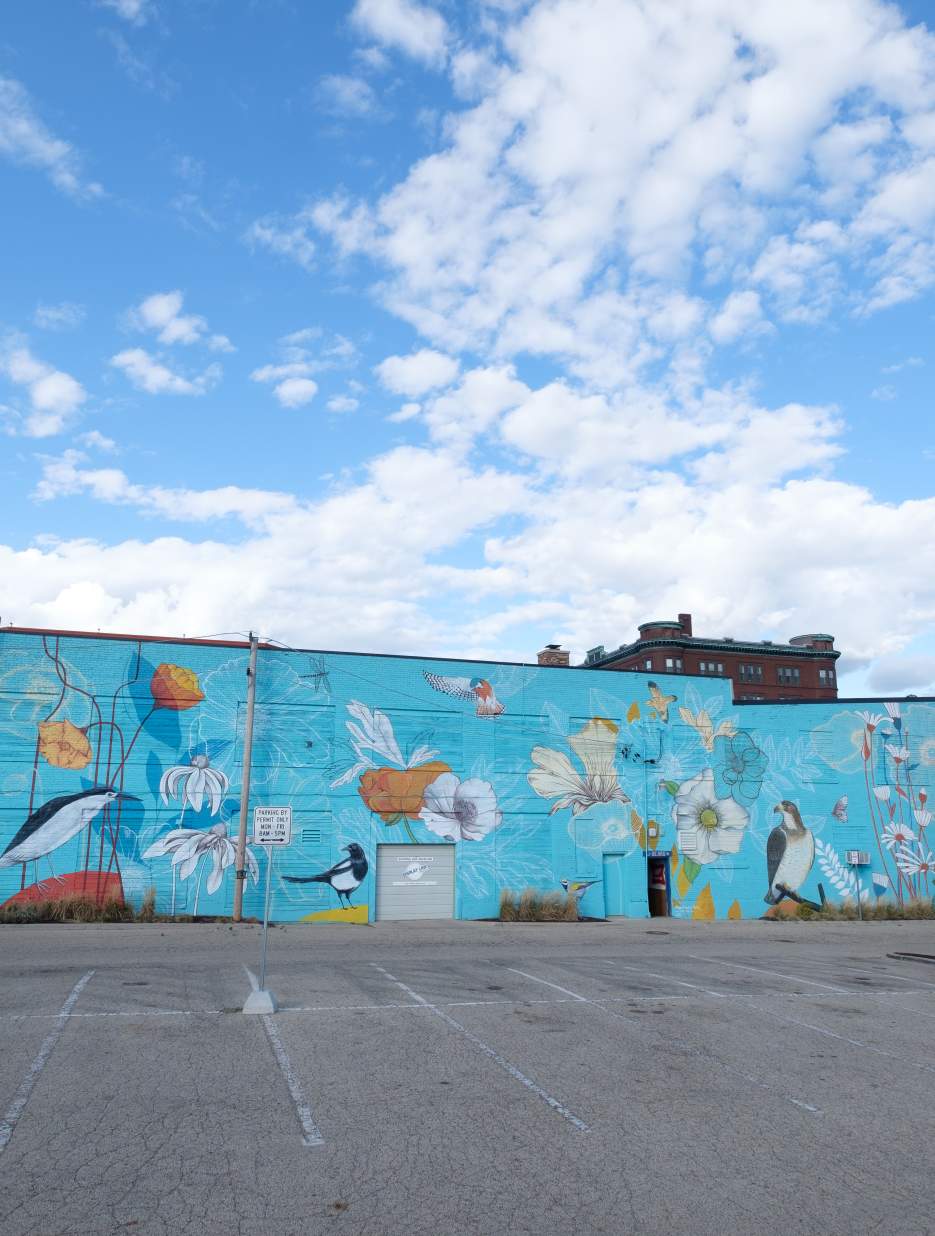 Yulia Avgustinovich mural