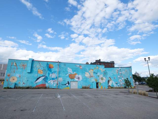 Yulia Avgustinovich mural