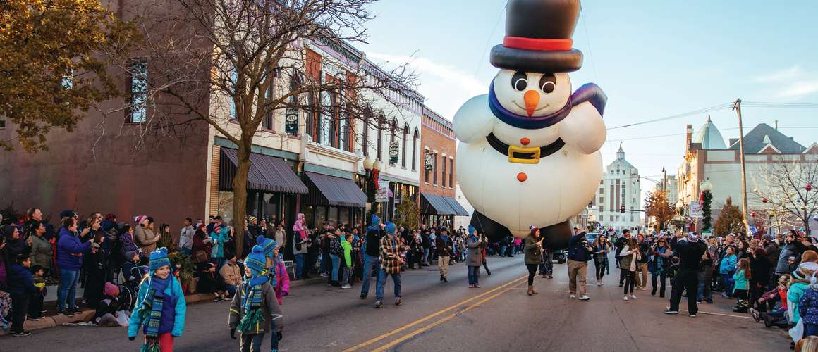 Stroll on State Parade snowman