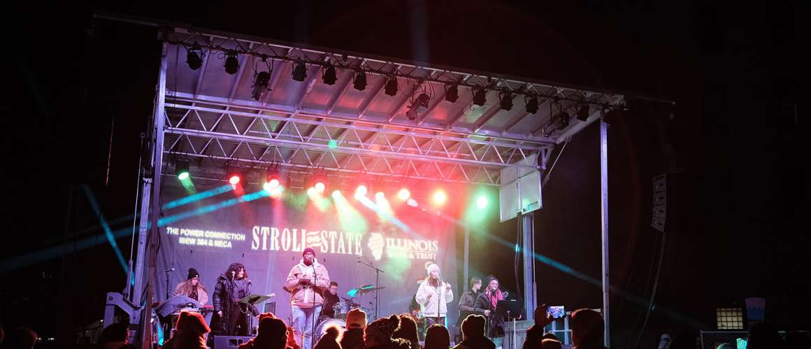 Stroll Live Performance 04