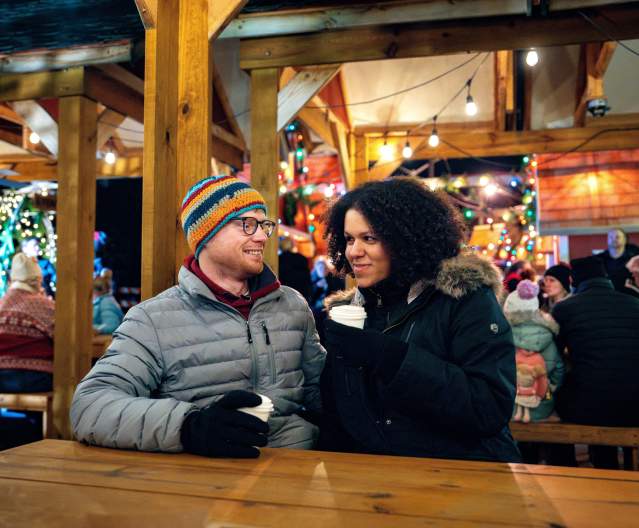 Snap Your Way Through the Holiday Season in Rockford 📷