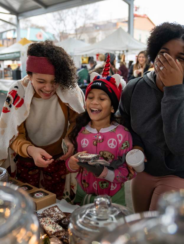 Stroll on State Holiday Market