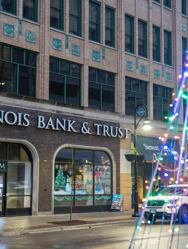 Stroll Lighted Tree Decor W State IBT Sign