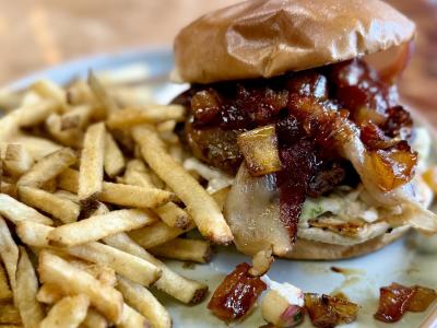 aero apple pie burger