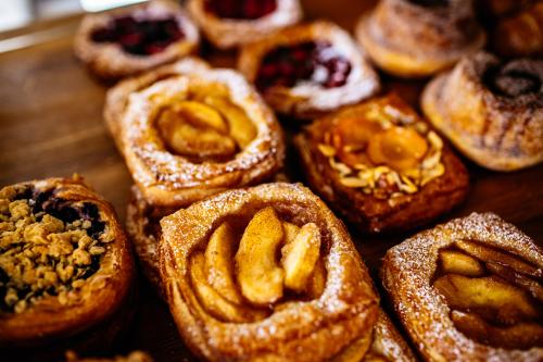 Crust & Crumbles