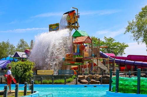 six flags hurricane harbor