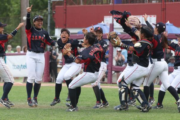 Wome's Baseball