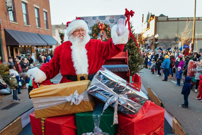 Santa at Stroll on State