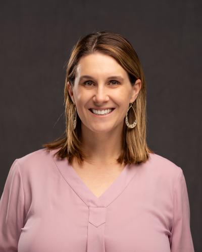 Caitlin Pusateri Headshot