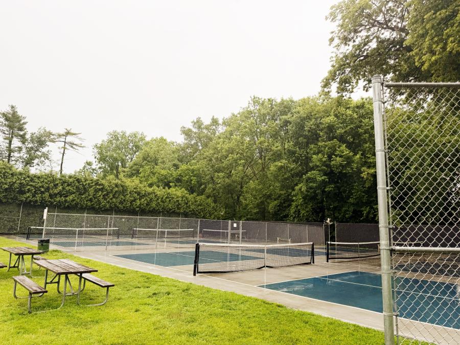 Sinnissippi Park Courts