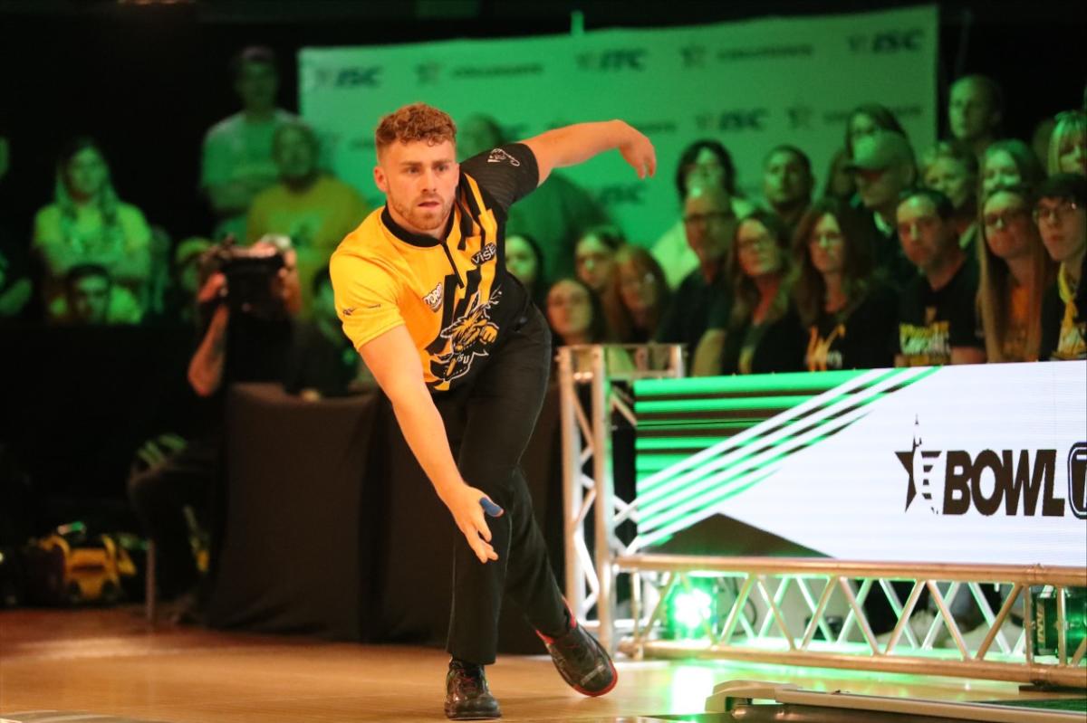 Nick Sommer bowling