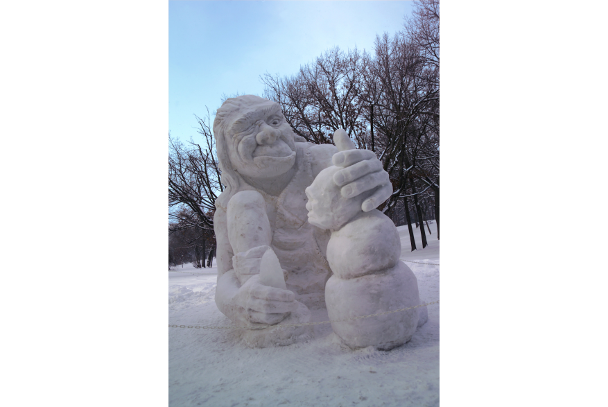 hi_099SnowSculpture