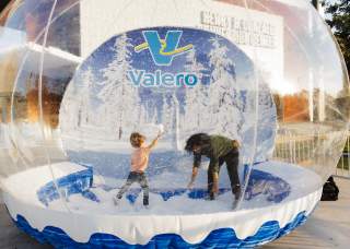 Skate the City: Skating in the Park