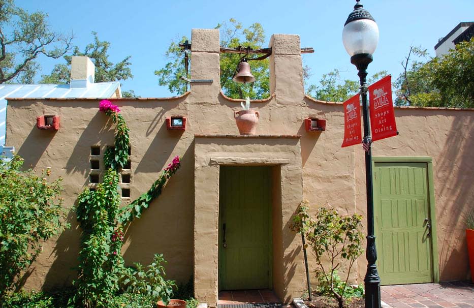 La Villita's WPA-restored courtyards and artist alleys photo 2