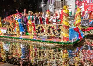holiday river barge