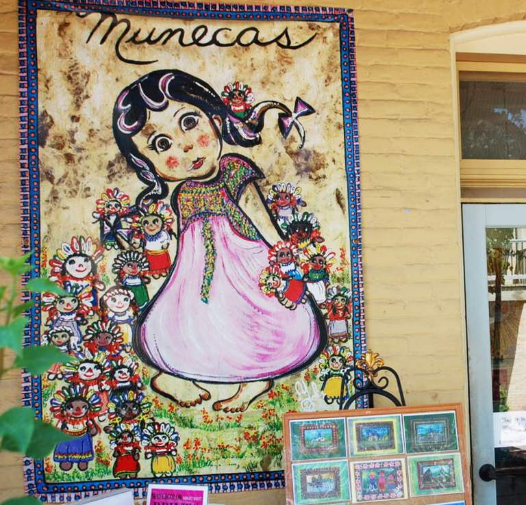 Exterior shot of boutique in La Villita