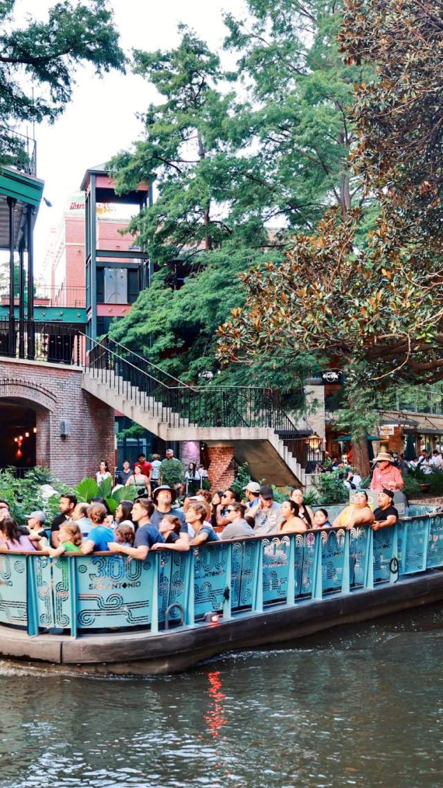 San Antonio River Walk Go Rio Cruise Barge