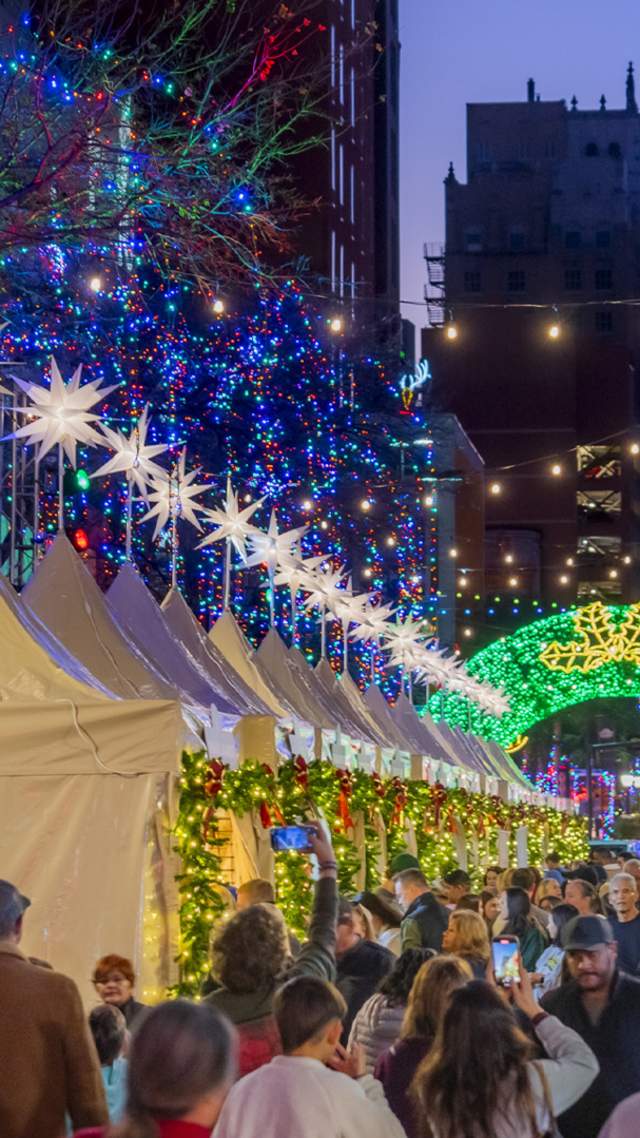 Discover 10 Free Holiday Experiences in San Antonio