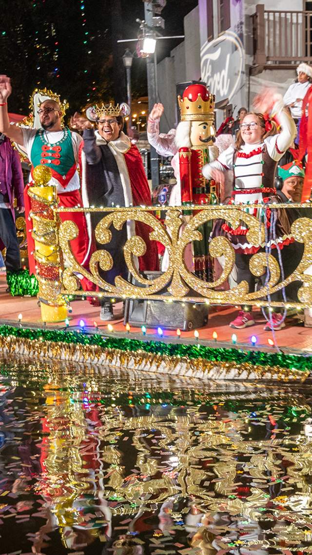 What to Expect at the Ford Holiday River Parade