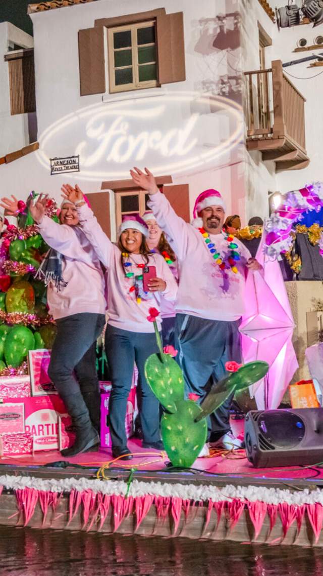 72 Hours in San Antonio for the Annual Ford Holiday River Parade