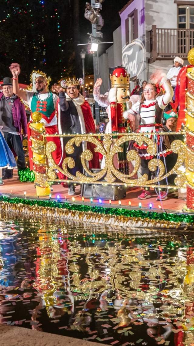 Qué esperar del Ford Holiday River Parade
