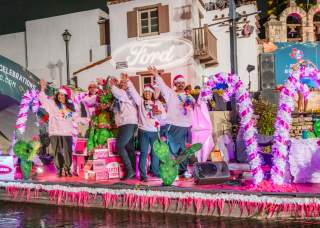 72 Hours in San Antonio for the Annual Ford Holiday River Parade