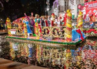 Qué esperar del Ford Holiday River Parade