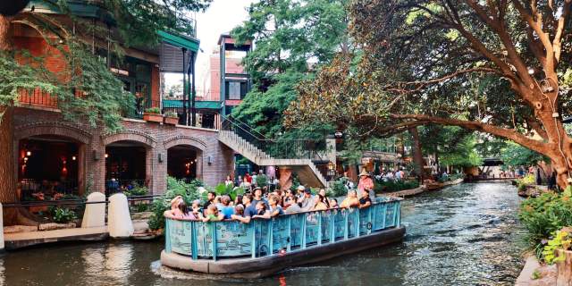 San Antonio River Walk Go Rio Cruise Barge