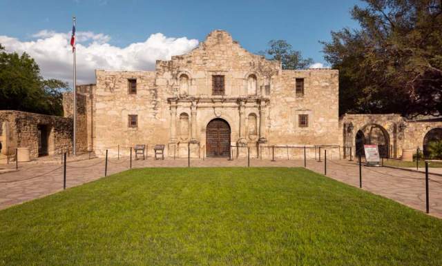 Alamo-Courtyard