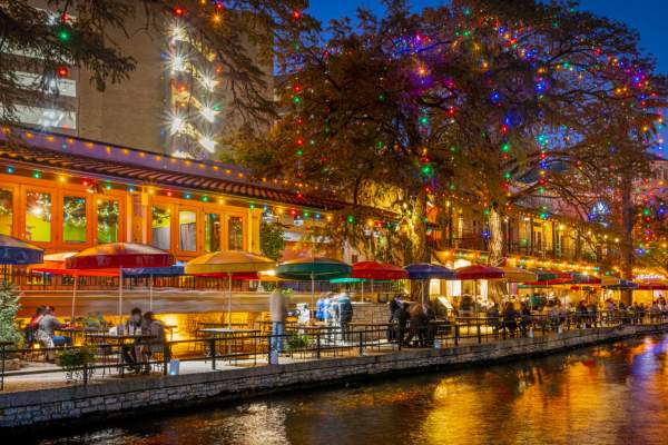 The Best Christmas Towns in America You Should Visit At Least Once