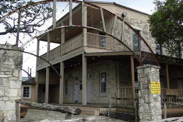 Aue Stagecoach Inn – Leon Springs Exterior