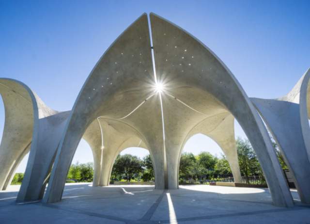 Confluence-Park-700x467