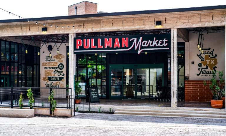 Dining Hotspots Along the San Antonio River Walk