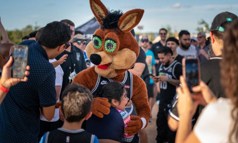A How-To Guide for Attending Your First Spurs Game
