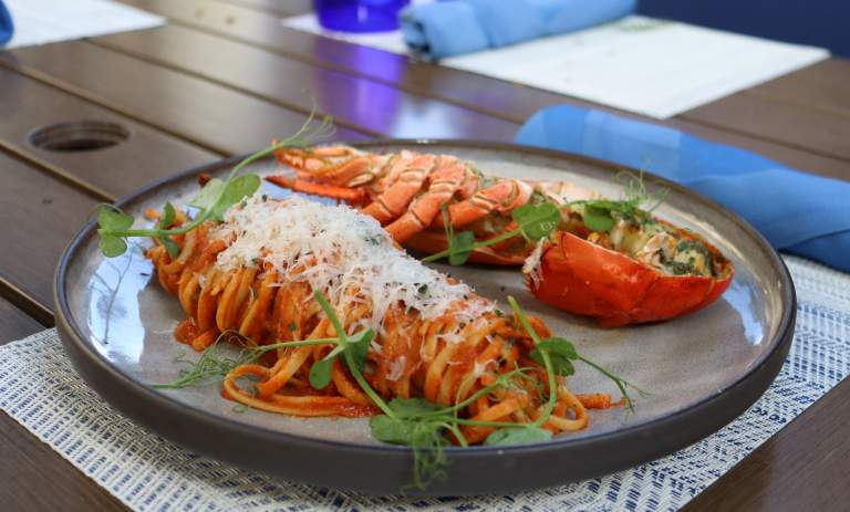 8 Must-Try Restaurants Along the River Walk
