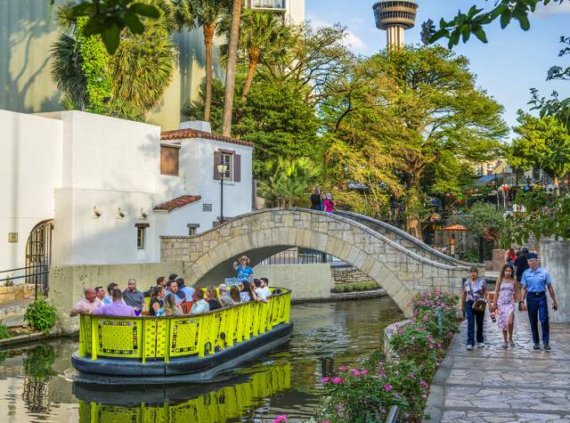 Your September Guide to the San Antonio River Walk