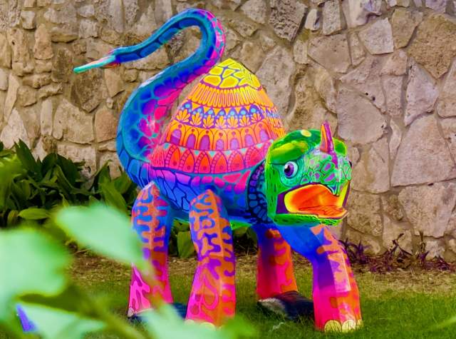 Explore the Día de los Muertos Tradition Trail
