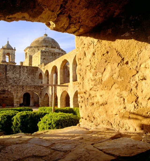 San-Antonio-Detours-Missions-Tour-700x455