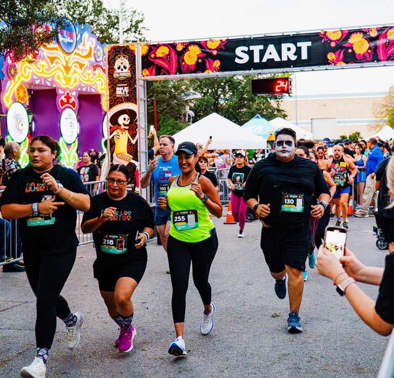 runners at the Day of the Dead Calaverita Run