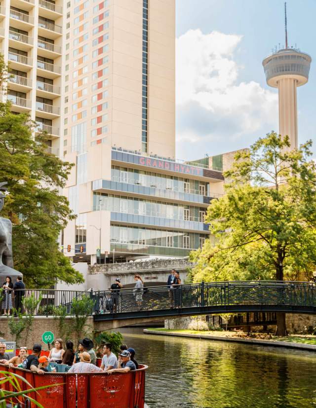 Go Rio river barge in front of Citlali / Stargazer sculpture.