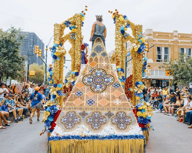 Fiesta Battle of Flowers parade barge