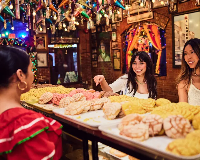 2 women ordering pastries