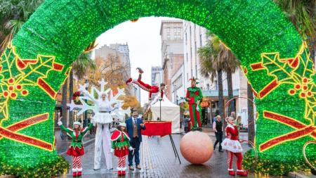 holidays on houston street archway