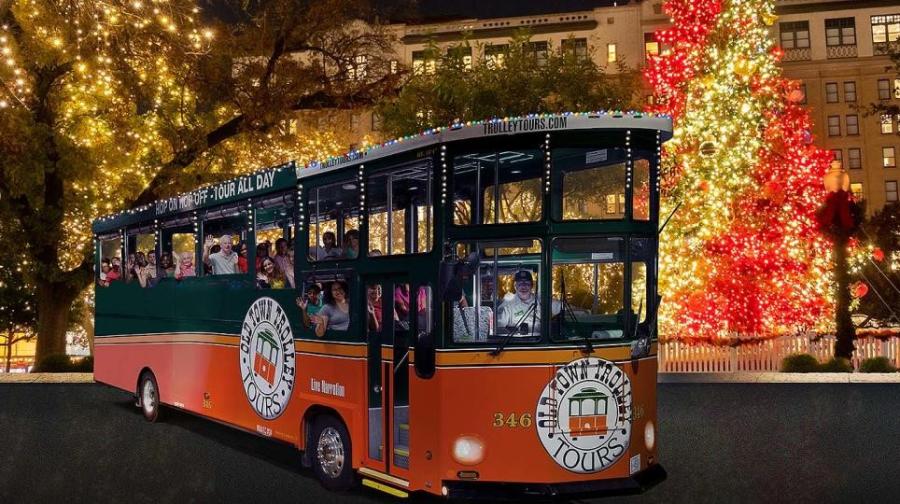 Old Town Trolley tour christmas tour